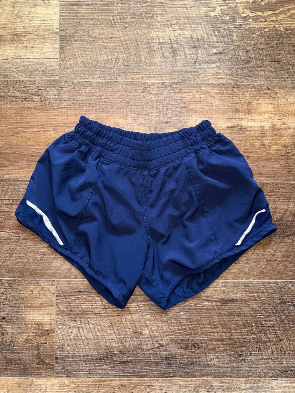 Varsity shorts navy (hotty hot look) YOUTH LARGE GUC